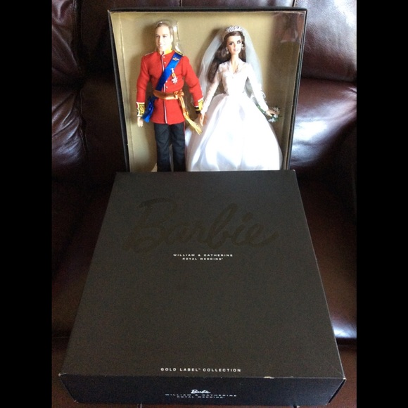 William & Catherine Royal Wedding Barbie Dolls - Picture 4 of 8